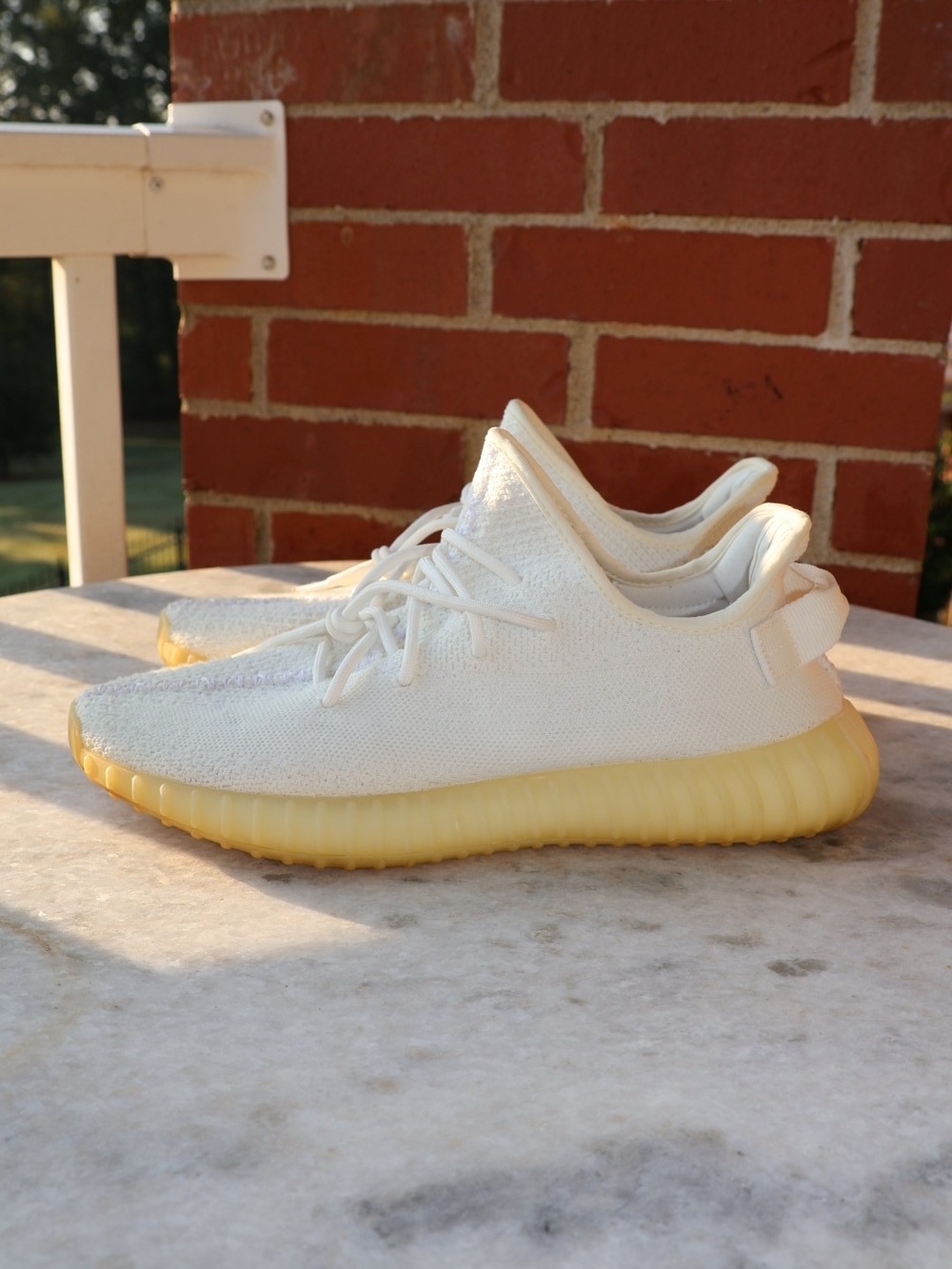 Yeezy Boost 350 V2 "Cream White" - Picture 2 of 9